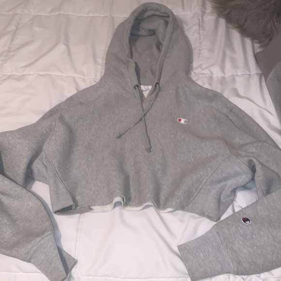 cropped gray hoodie from Champion - Picture 2 of 4